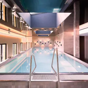 Aparthotel Adina